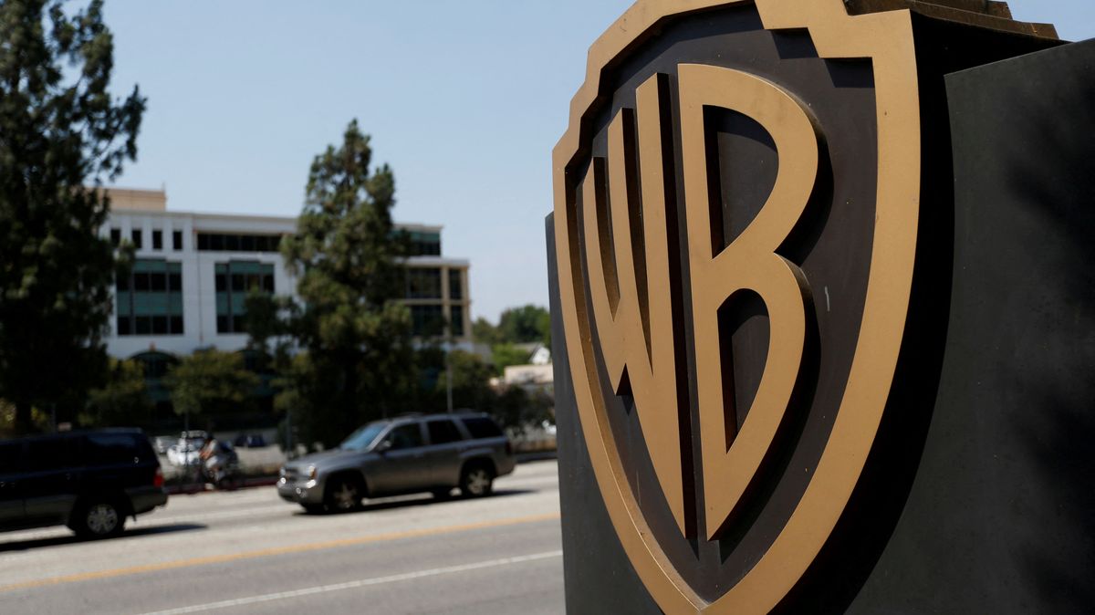 Hollywoodská studia Warner Bros Discovery a Paramount jednají o spojení